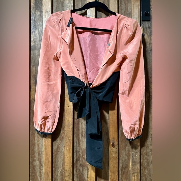 Authentic Marc Jacobs Pink and Black Blouse Button & Bow Back Size 0 - Picture 4 of 9